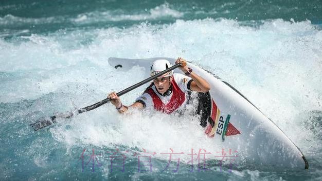 赛艇冠军成功转移洪水中遇险体校师生 赛艇冠军成功转移洪水中遇险体校师生
